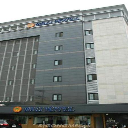 Bali Tourist Hotel Сеул Экстерьер фото