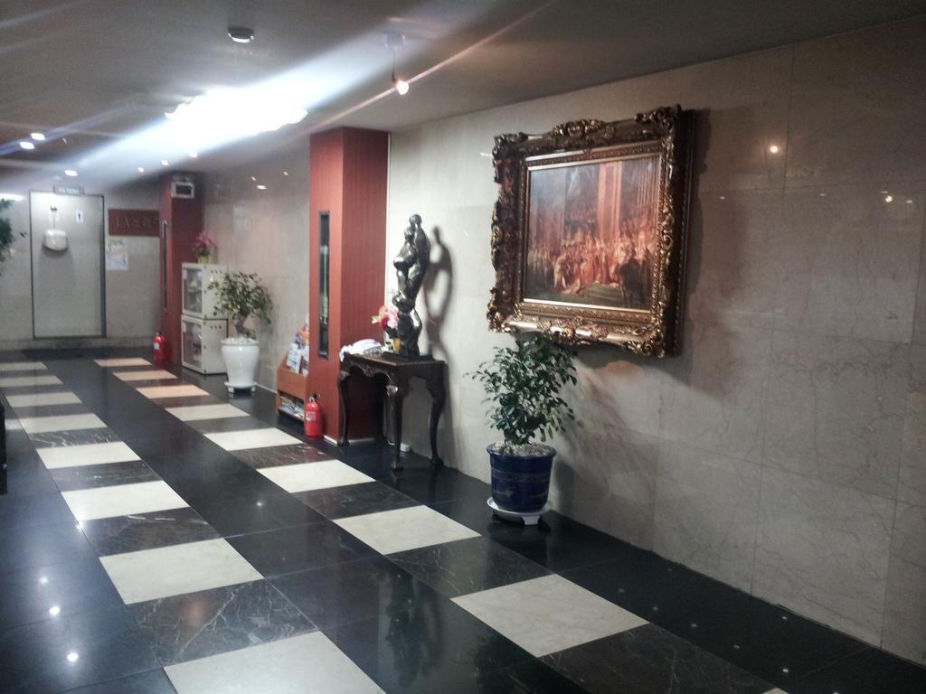 Bali Tourist Hotel Сеул Экстерьер фото