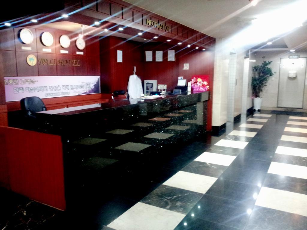 Bali Tourist Hotel Сеул Экстерьер фото