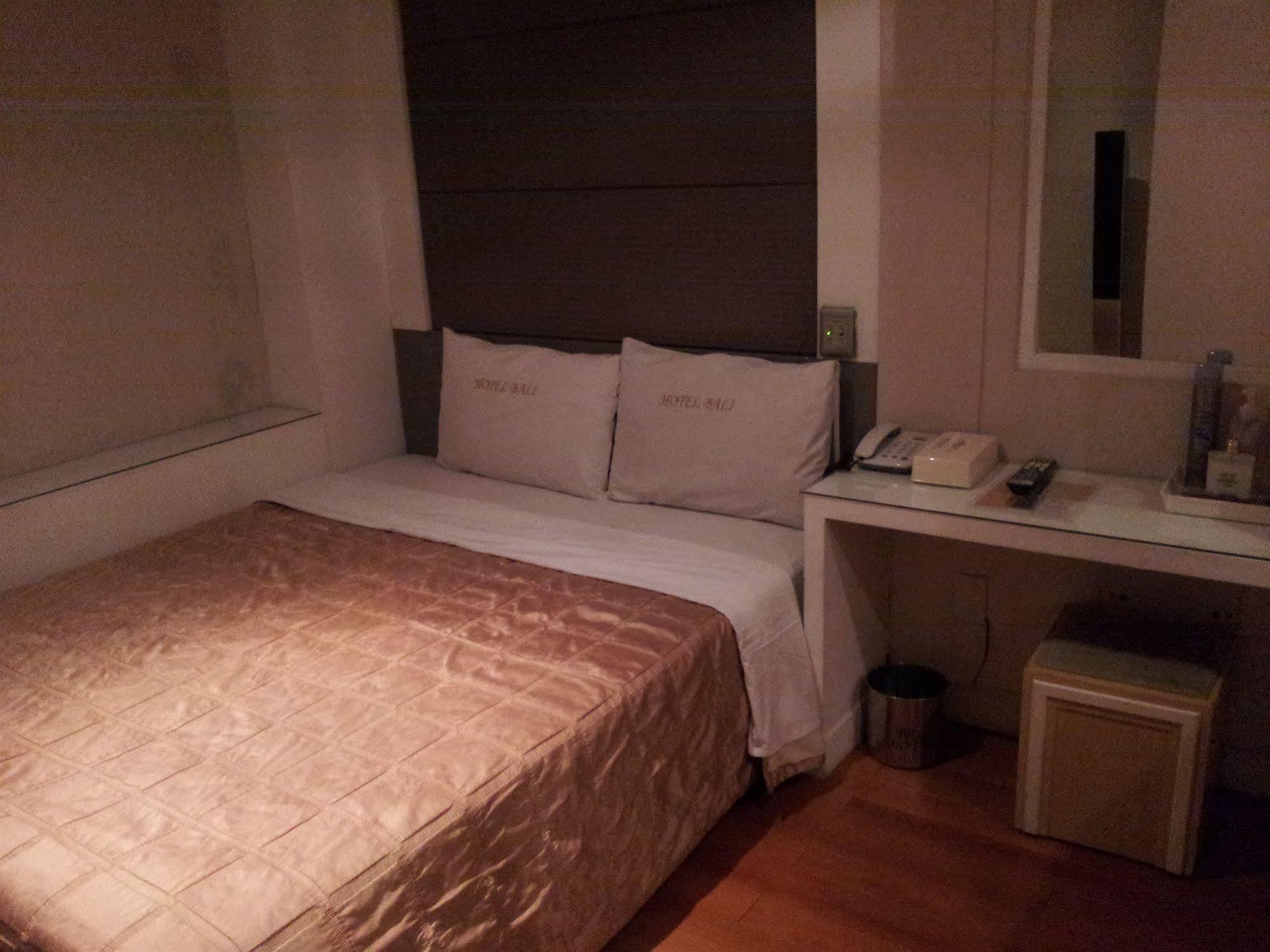 Bali Tourist Hotel Сеул Экстерьер фото