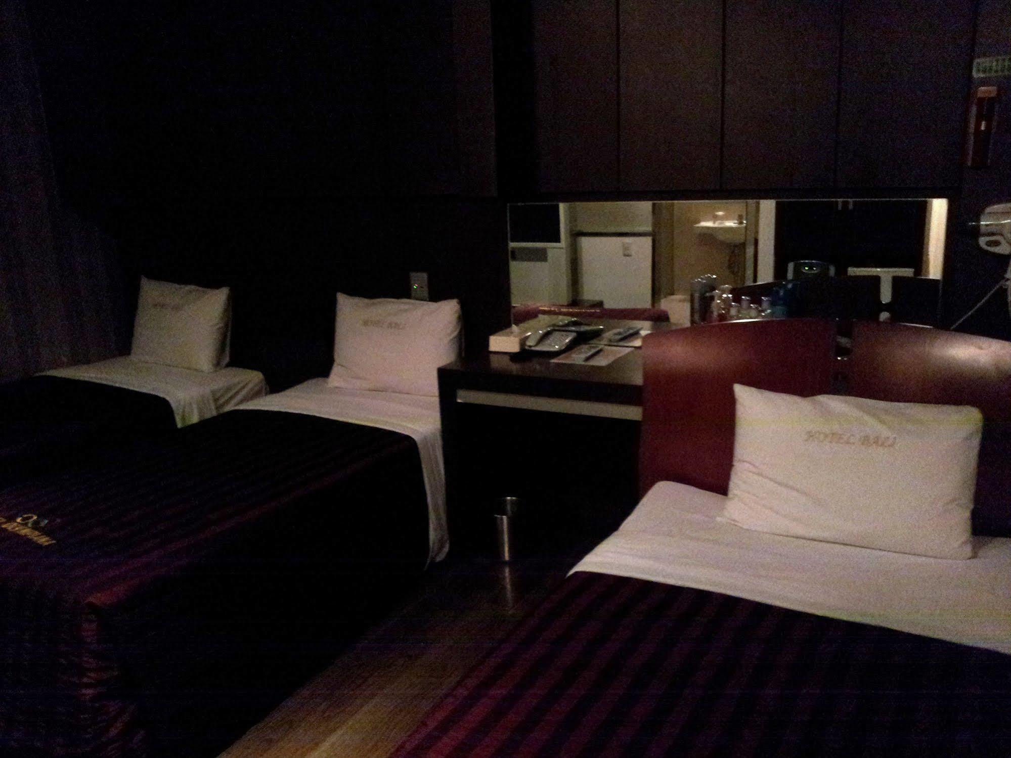 Bali Tourist Hotel Сеул Экстерьер фото