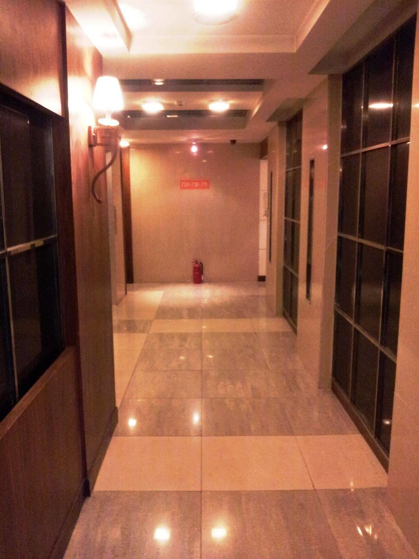 Bali Tourist Hotel Сеул Экстерьер фото